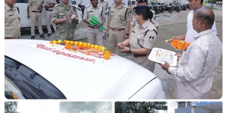 *पुलिस महानिरीक्षक जबलपुर जोन श्री वर्मा द्वारा डायल-112 के उपलब्ध 29 वाहनों को हरी झंडी दिखाकर थानों एवं चौकियों के लिए किया गया रवाना*