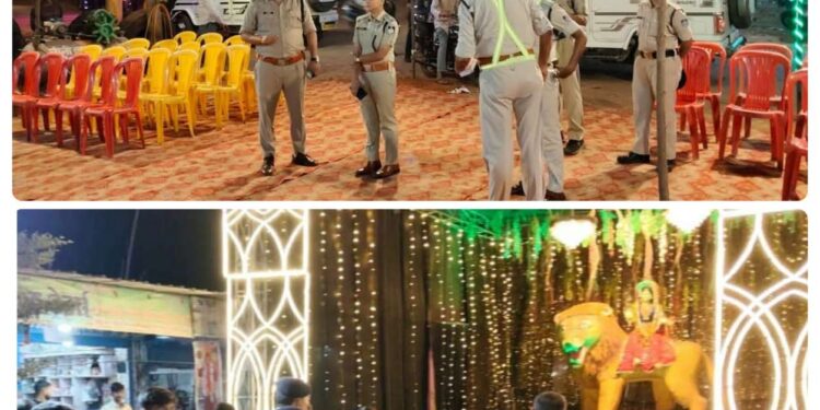 आंकाक्षा चतुर्वेदी ने पंडालों का किया निरीक्षण, शांति व सुरक्षा को लेकर की चर्चा