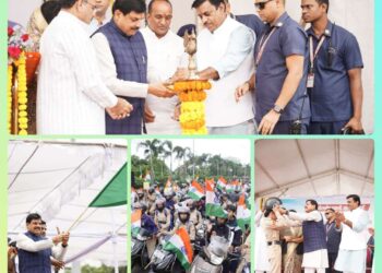 भोपाल में सड़क सुरक्षा जागरूकता रैली, युवाओं को नि:शुल्क हेलमेट वितरित