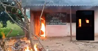 महिलाओं ने शराब दुकान में लगाई आग