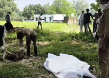 शकीला केस: एक साल बाद कब्र से निकाला गया शव, हाईकोर्ट के आदेश पर हुआ पोस्टमार्टम VIDEO