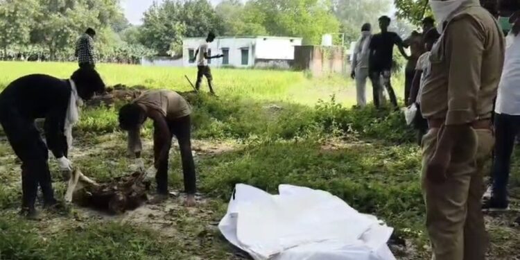शकीला केस: एक साल बाद कब्र से निकाला गया शव, हाईकोर्ट के आदेश पर हुआ पोस्टमार्टम VIDEO