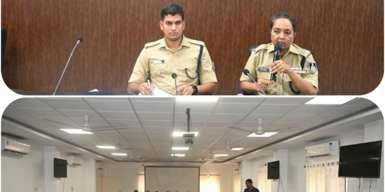 गरबा आयोजकों की ली गयी बैठक दिये गये व्यवस्था के सम्बंध में निर्देश