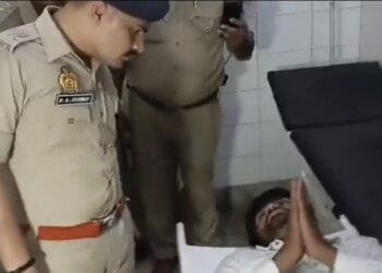 टीचर भावना पर एसिड अटैक करने वाले नीशू को पुलिस एनकाउंटर में गोली लगी है।