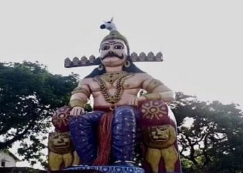 🔥 विदिशा का अनोखा गांव – जहां रावण को कहते हैं ‘बाबा’, मंदिर के सामने आज भी महिलाएं लेती हैं घूंघट!