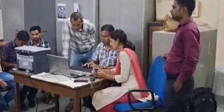 “रिश्वत लेते पकड़ाया CMHO का बाबू, लोकायुक्त ने की बड़ी कार्रवाई”