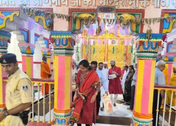 कलेक्टर ने प्राणनाथ मंदिर पहुंचकर शरद पूर्णिमा पर्व की व्यवस्थाओं का लिया जायजा