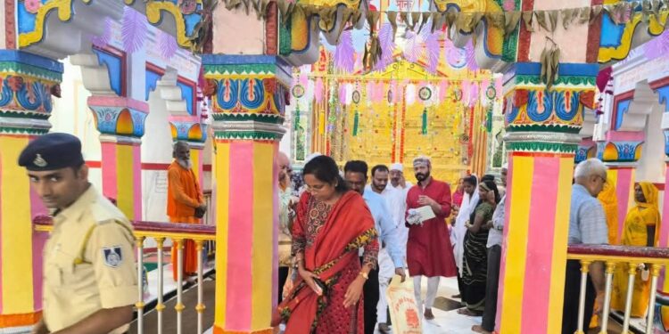 कलेक्टर ने प्राणनाथ मंदिर पहुंचकर शरद पूर्णिमा पर्व की व्यवस्थाओं का लिया जायजा