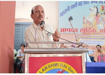 नहीं खुल रही जिला शिक्षा कार्यालय छिंदवाड़ा