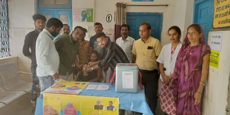 सरकारी अस्पताल से शिशुओं को दवा पिलाकर पल्स पोलियो अभियान की शुरुआत,