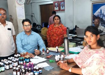 *औषधि निरीक्षकों के विशेष जांच दल द्वारा छिंदवाड़ा में औषधियों की गुणवत्ता जांच के लिए लगातार की जा रही कार्रवाई*