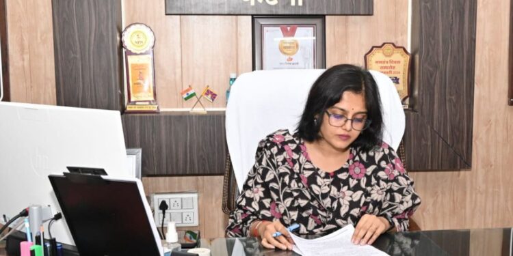🚨 सीएम हेल्पलाइन की शिकायतों पर सख्त निगमायुक्त तपस्या परिहार — अधिकारियों को रोजाना समीक्षा के आदेश