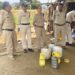 *हर्रई में आबकारी दल और पुलिस की संयुक्त कार्यवाही*  *15 लीटर कच्ची शराब व 600 कि.ग्रा.महुआ लाहन किया गया बरामद*