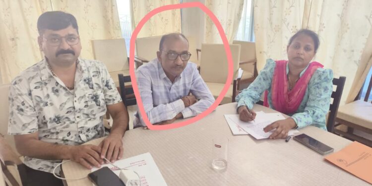 लोकायुक्त ने समिति प्रबंधक को ₹59,000 रिश्वत लेते रंगे हाथ पकड़ा