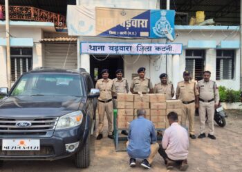 🚓 अवैध शराब की बड़ी खेप पकड़ी!  बड़वारा पुलिस ने चार पहिया वाहन सहित दो आरोपी दबोचे 💥