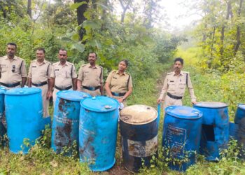 ग्राम सोमाढाना में शराब बनाने तैयार था महुआ लाहन, आबकारी विभाग के दल ने किया ध्वस्त*
