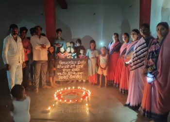 आंगनवाड़ी में बेटी बचाओ बेटी पढ़ाओ योजना में एक दीप बेटी के नाम जलाया