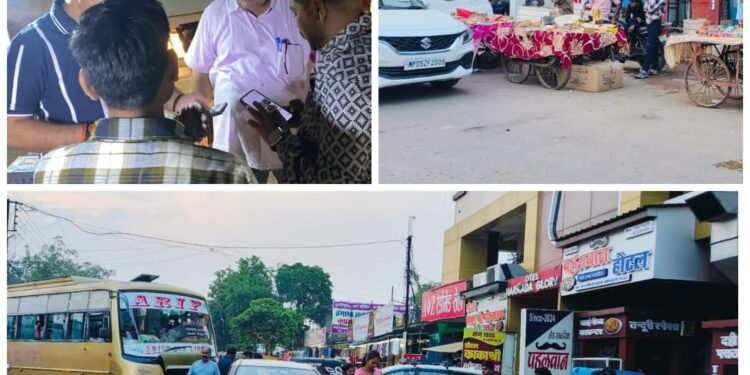 सिटी मजिस्ट्रेट को देख सड़कों पर अवैध रूप से ठेलों पर पटाखा बेचने वालों में मचा हड़कंप,जप्त किए पटाके….!