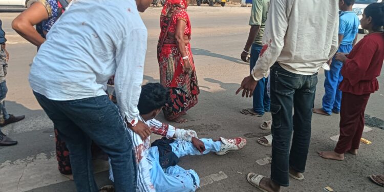*💥मुक्ति धाम में दो गुटों में चला चाकू, मचा हड़कंप💥*