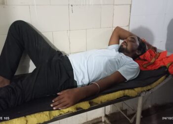 दो मोटरसाइकिल आपस मैं टकराई,घायल अस्पताल मैं भर्ती स्टाफ नर्स ने निभाई अपनी जिम्मेदारी,,डॉक्टर नादरत,,,