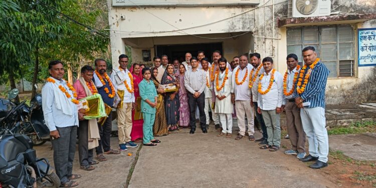 जनपद पंचायत सदस्य की दीपावली मिलन समारोह में विकास कार्यों की सकारात्मक चर्चा हुई