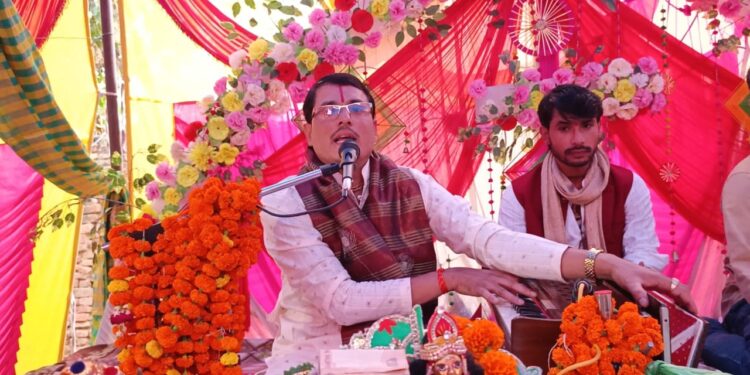 मैं तो गोवर्धन को जाऊं मेरे वीर नहीं माने मेरो मनवा