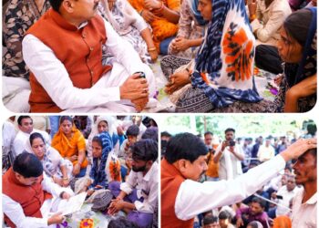 कल खंडवा के ग्राम जामली में प्रतिमा विसर्जन के दौरान हुई दुर्घटना अत्यंत दुखद है। आज यहां पहुंचकर प्रभावित परिजनों से मिला और उनको ढांढस बंधाया। इस कठिन समय में सरकार हर संभव मदद के लिए पीड़ित परिजनों के साथ है।