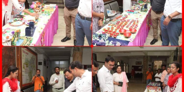 💫 “मिशन वात्सल्य” के तहत बाल संस्थाओं के बच्चों की रचनात्मकता को मिला मंच — दीपावली पर लगाया गया विशेष स्टॉल 💫 🪔 बच्चों के बनाए दीये, कैंडल और तोरण ने सबका मन मोहा — कलेक्टर आशीष तिवारी ने की प्रशंसा, खुद खरीदे दीये!