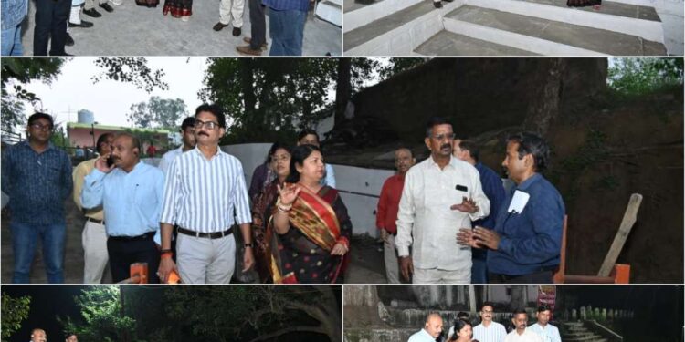 *महापौर ने विभिन्न घाटों पर पहुंचकर छठ पूजन की व्यवस्थाओं का लिया जायजा* *स्वच्छता, प्रकाश, सुरक्षा एवं पार्किंग व्यवस्था को सुनिश्चित करने दिए निर्देश*