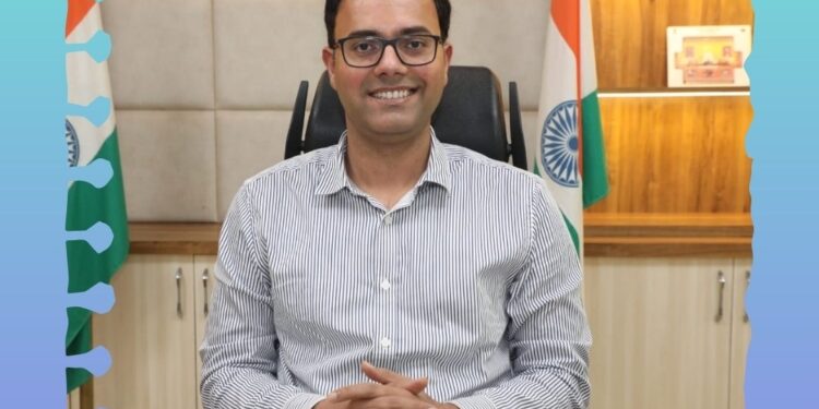 *पल्स पोलियो अभियान*: *रविवार को 1670 बूथों में पिलाई जाएगी दो बूंद जिंदगी की*  *13 एवं 14 अक्टूबर को घर-घर जाकर पिलाई जाएगी पोलियो की दवा*