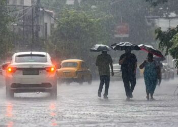 🌧️ मध्यप्रदेश में अक्टूबर एंड की बारिश ने बदला मौसम का मिज़ाज — हवा में घुली ठंडक, बढ़ी नमी, 31 जिलों में येलो अलर्ट 🌦️