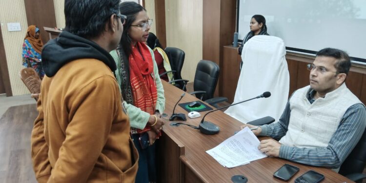 जनसुनवाई में अधिकारियों ने सुनीं 116 आवेदकों की समस्यायें, दिये निराकरण के निर्देश