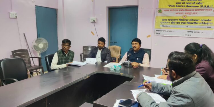 एसडीएम प्रमोद चतुर्वेदी ने विकासखंड रीठी में धान उपार्जन तैयारियों की, की समीक्षा जरूरी व्यवस्थाओं को सुनिश्चित करने हेतु अधिकारियों को दिये निर्देश