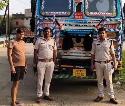 धान का अवैध परिवहन करते पकड़ा गया ट्रक  वसूला गया 42 हजार 514 रूपये का दांडिक मंडी शुल्क  कलेक्टर श्री तिवारी के निर्देश पर उड़नदस्‍ता दल ने की कार्यवाही