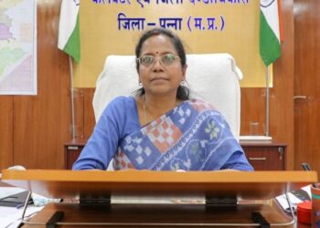लापरवाही पर बीएलओ रामदास कुशवाहा निलंबित