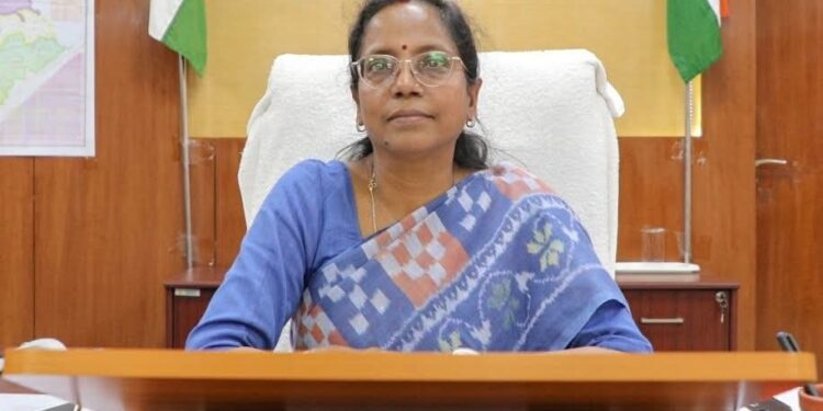 लापरवाही पर बीएलओ रामदास कुशवाहा निलंबित