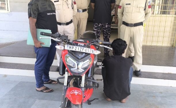 रीठी पुलिस ने किया मोटर साईकिल चोरी का खुलासा,,,