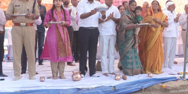 मां नर्मदा एवं तवा नदी के संगम तट पर ऐतिहासिक बांद्राभान मेले का सामूहिक पूजा अर्चन कर हुआ शुभारंभ…