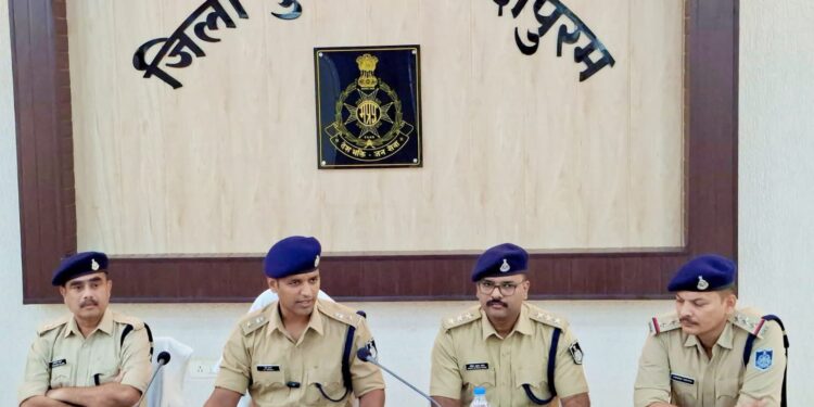 मोटरसाइकिल से 2.50 लाख रुपए नगदी से भरा थैला चुराने वाले बदमाश अमित सासी को राजगढ़ से पुलिस ने किया गिरफ्तार…!वीडियो