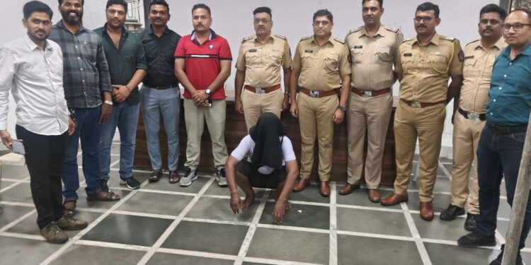 सात साल से पुलिस को चकमा देने वाला कुख्यात इनामी बदमाश मुंबई से दबोचा बरही पुलिस की बड़ी कार्रवाई – 10,000 रुपए के इनामी राजाराम तिवारी को सलाखों के पीछे भेजा