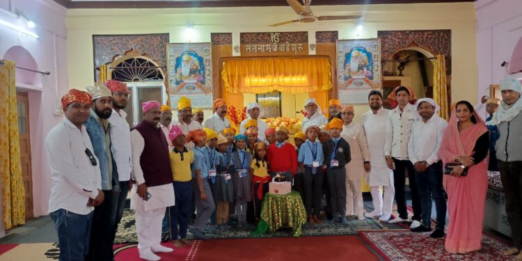 **छिंदवाड़ा।** जिला कांग्रेस अनुसूचित जाति विभाग द्वारा जिले के लाड़ले नेता, पूर्व मुख्यमंत्री आदरणीय कमलनाथ जी का 79वां जन्मदिवस हर्षोल्लास के साथ मनाया गया