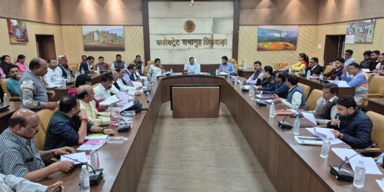 *जिला जल उपयोगिता समिति की बैठक संपन्न*  *सिंचाई के लिए आगामी दो दिनों में खोली जाएंगी जिले के जलाशयों की नहरें, बैठक में हुआ निर्णय*