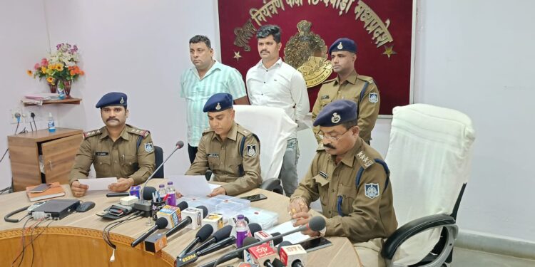*छिंदवाड़ा देहात पुलिस की एक बड़ी कार्रवाई से जुड़ी है, जिसमें मादक पदार्थ (एमडी ड्रग्स पाउडर) की तस्करी करने वाले दो नागपुर निवासी युवकों को गिरफ्तार किया गया।*