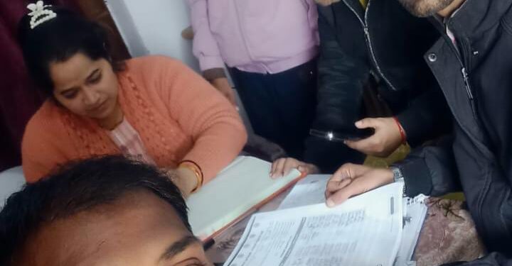 सीएचओ गायब… सेंटर बंद! एनक्यूएएस की तैयारी के बहाने दूसरे गांवों में भटक रहे स्वास्थ्य अधिकारी ग्रामीण इलाज को तरसे, विभागीय लापरवाही बेनकाब