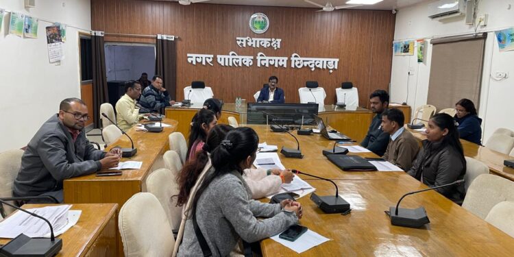 नगर निगम में पुनर्गठित पीएम स्वनिधि योजना से संबंधित समीक्षा बैठक आयोजित