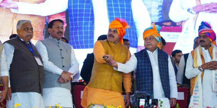 मुख्यमंत्री ने सिंगल क्लिक से 6 जिलों के 3 लाख से अधिक किसानों को वितरित की 238.78 करोड़ की राहत राशि