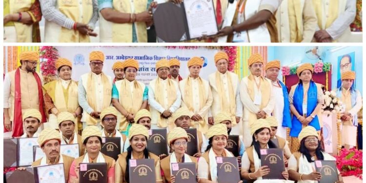 राज्यपाल मंगू भाई पटेल ने दीक्षांत समारोह में नर्मदापुरम की सीमा कैथवास को डॉक्टर ऑफ फिलासफी की उपाधि प्रदान की