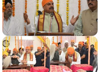 🌟 गुरु नानक जयंती पर सीएम मोहन यादव ने टेका मत्था — बोले, “मानवता के पथप्रदर्शक गुरु नानक देव जी से प्रेरणा लें” 🌟