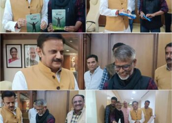 *पत्रकार की कलम से कविता तक “एक फ़ितूर” का विमोचन*  *“सत्य की स्याही से लिखा काव्य एक फ़ितूर” “जब पत्रकार की कलम ने कविता की साँस ली”*