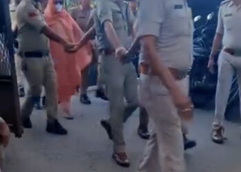 VIDEO *छिंदवाड़ा ज़हरीला कफ सिरप कांड: SIT ने ‘अपना मेडिकल’ संचालिका ज्योति सोनी को किया गिरफ्तार, 3 दिन की पुलिस रिमांड*